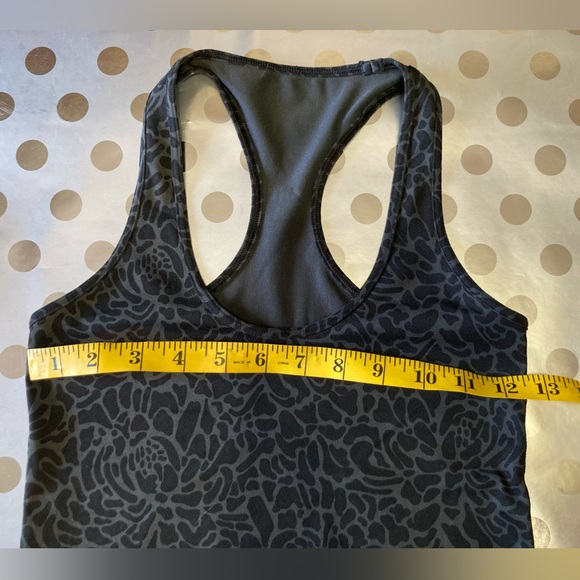 Lululemon tank top, no size - Picture 3 of 4